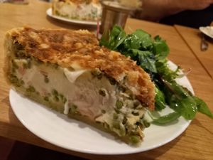  at ZEITGEIST Café in Lyon