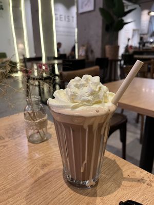 Iced chocolate with unreal cream  at ZEITGEIST Café in Lyon