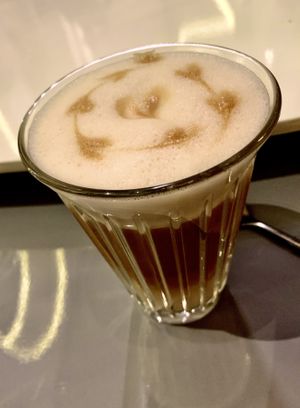   at ZEITGEIST Café in Lyon