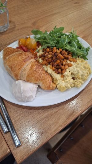  at ZEITGEIST Café in Lyon