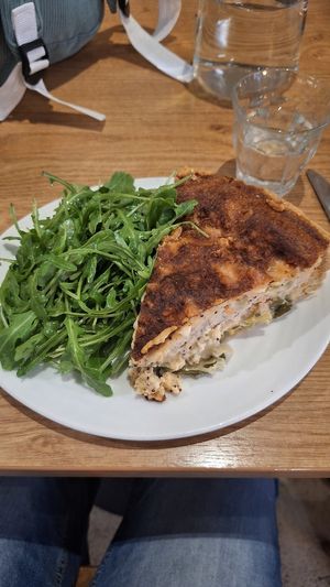  at ZEITGEIST Café in Lyon