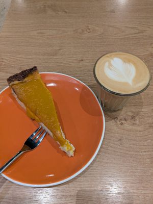  at ZEITGEIST Café in Lyon