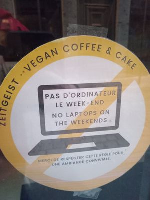  at ZEITGEIST Café in Lyon