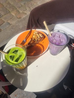  at ZEITGEIST Café in Lyon