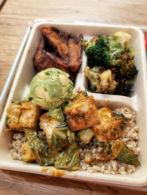 Build a tray at Farmer J  in London