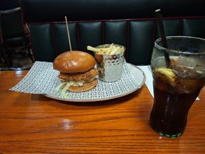 Goede kipburger at Filling Station  in Edinburgh
