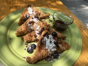 Súper rico, muy lindo ambiente y quienes nos atendieron muy amables💖  at Germina Cafetería in Mexico City