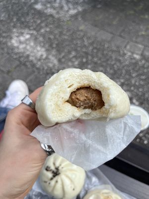 Sichuan Pepper Vegan Meat Bun ($40)  at Tsaoshanbao - 草山包子 in Taipei
