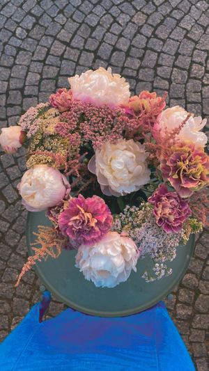 Flower bouquet 😍 💐   at Moksha Health Food Deli in Weimar