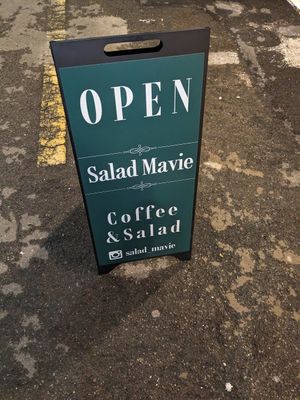 Instagram name at Salad Mavie in Busan