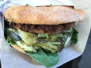 Schiacciata col Burger di lenticche at 4 Amici al Bar in Livorno
