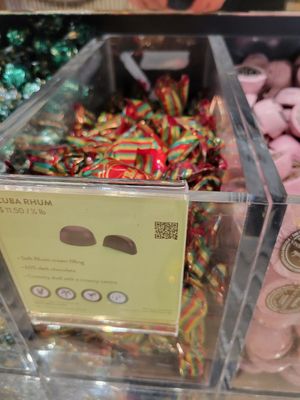 Vegan options at Venchi Chocolate & Gelato Columbus Circle  in New York City