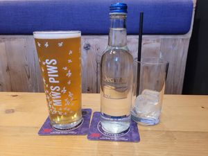 Mŵsh Larger and Still Water at The Australia in Porthmadog