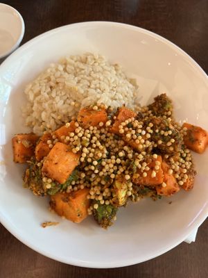vegan tuna spicy poke bowl🤤  at Mola in Pittsburgh