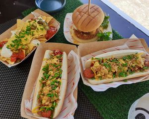 Roots Vegan Food Trailer - West Sussex -
Nachos, Moving Mountains Frankfurter Dogs (The Good Vibez Dog) & a No Chick'n Burger at Roots Vegan Food - Pop up in Littlehampton