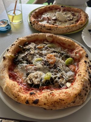 Pizza Verde + vegan cheese. 👌🏻  at Pizzeria Dal Nonno in Celje