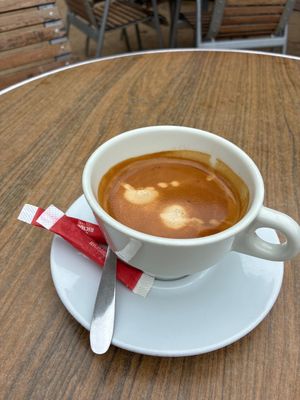 Café  at La Terrasse de Pomone in Paris