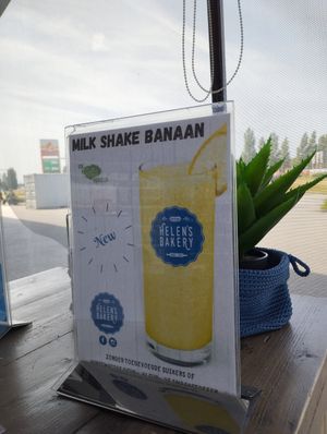 Aankondiging milkshake at Helen's Bakery  in Middelburg