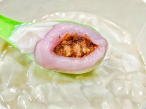 Texture of the peanut glutinous rice ball at Mr Bean - Toa Payoh Hub in Central Singapore