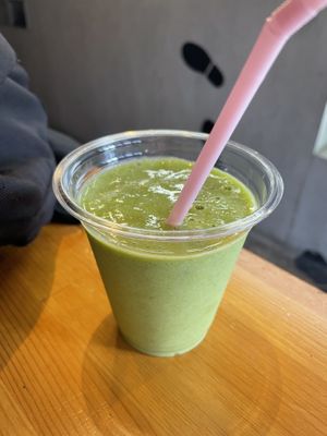 Sweet green smoothie   at Bowl Market Juice & Deli in Chigasaki