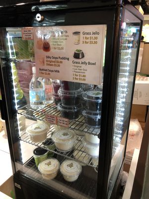 Grass jelly at Mr Bean -  Sun Plaza in North Singapore