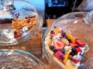 Vegan cake at Stera - Plantenbar in Bruges