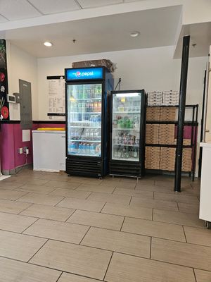 Serve yourself beverages at TropQ Pizza in Annapolis