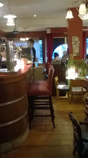 la salle de restaurant at Le Dolly's in Caen