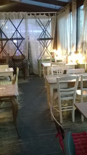 la terrasse couverte at Le Dolly's in Caen