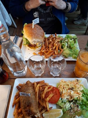 Beyoncé burger et fish and chips at Le Dolly's in Caen