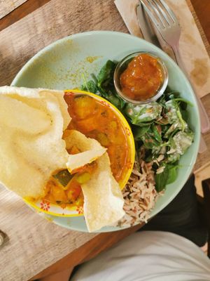 Curry bol at Le Dolly's in Caen