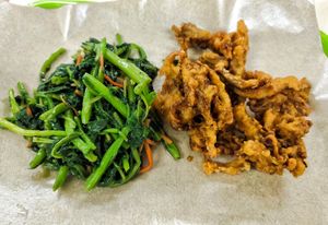 Greens and fried mushroom were quite delicious too at Gan Taste 颜味素食 in Central Singapore