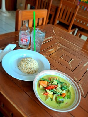 Green curry at Anchan Vegetarian Restaurant in Chiang Mai