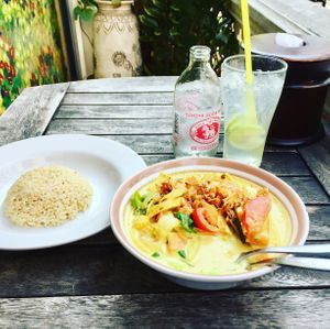 Delicious Indian Thai curry (rice is free) and lime soda at Anchan Vegetarian Restaurant in Chiang Mai