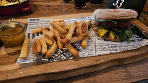 Veganer Burger at Phantasialand - Restaurant Uhrwerk in Bruehl