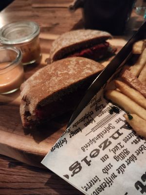 Burger at Phantasialand - Restaurant Uhrwerk in Bruehl