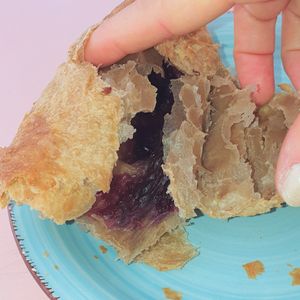 Brioche con marmellata di fichi e noci at Caffetteria Panificio Salin in Jesolo