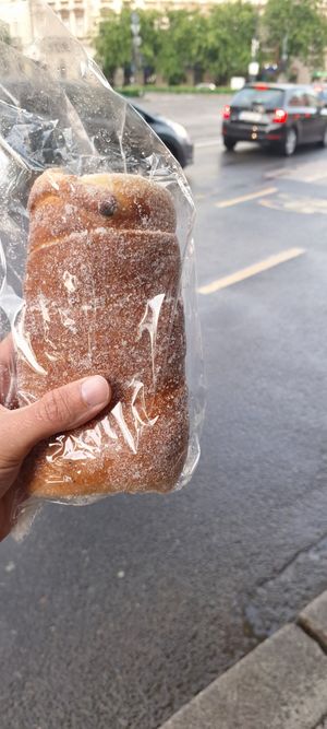 Kurtoskalacs at Fitzkey Chimney Cake - Oktogon   in Budapest