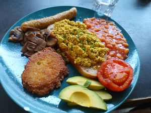 Vegan full English at Lazy Fox in Helsinki