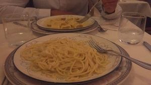 Cacio e Pepe at Le Bistrot in Rome