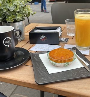 Café Americano, Fresh Orangejuice and Tortino vegan  at Caffe Vergnano in Bari