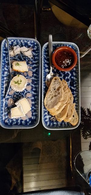 Vegan kaasplankje at Ministerie van Geluk in Zoetermeer