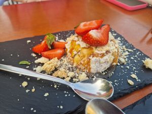 Passievrucht witte chocolade parfait at Ministerie van Geluk in Zoetermeer