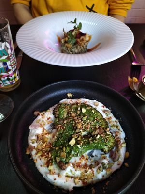 Broccoli met pesto en whipped feta + aubergine tartaar at Ministerie van Geluk in Zoetermeer