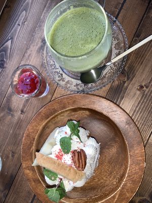 Parfait plate, ichigo (strawberry) sauce + soy matcha at Bugoro All Vegan in Fukuoka
