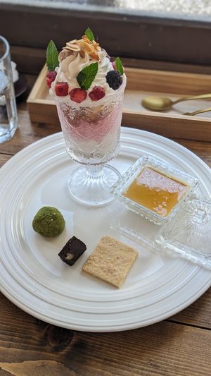 🍧🍓 Vegan Parfait Dessert at Bugoro All Vegan in Fukuoka