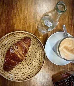 Soy latte + vegan croissant at Can Kiwi in Ibiza