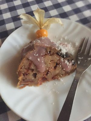 Apple cake  at Centro Tinkuy - Gracias a la Vida Association in Sintra