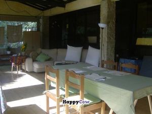 Sunny living room at Centro Tinkuy - Gracias a la Vida Association in Sintra