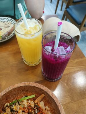 Dragonfruit & ananas kombucha at Chay Lười Giàu Đạm in Ho Chi Minh City